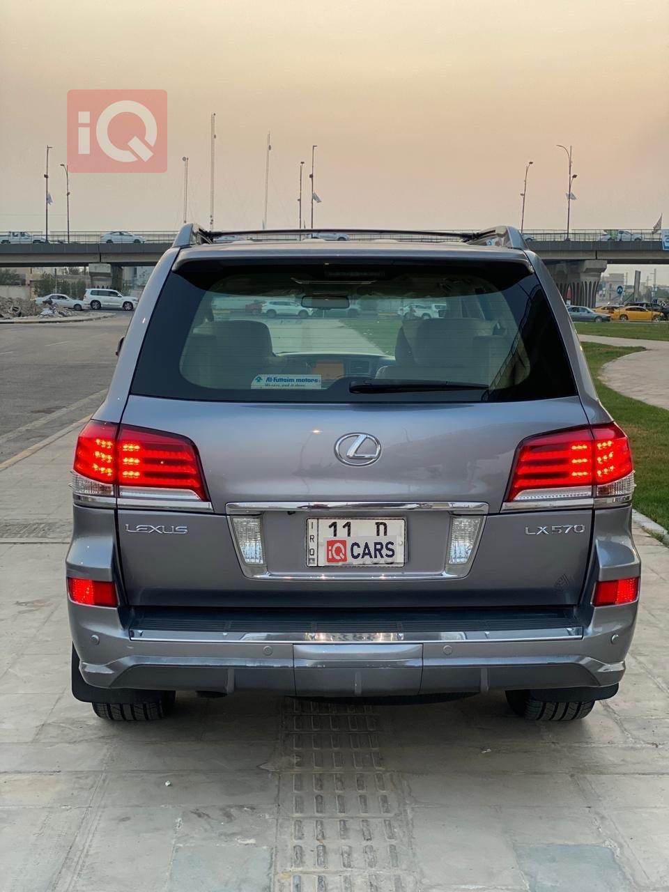 Lexus LX